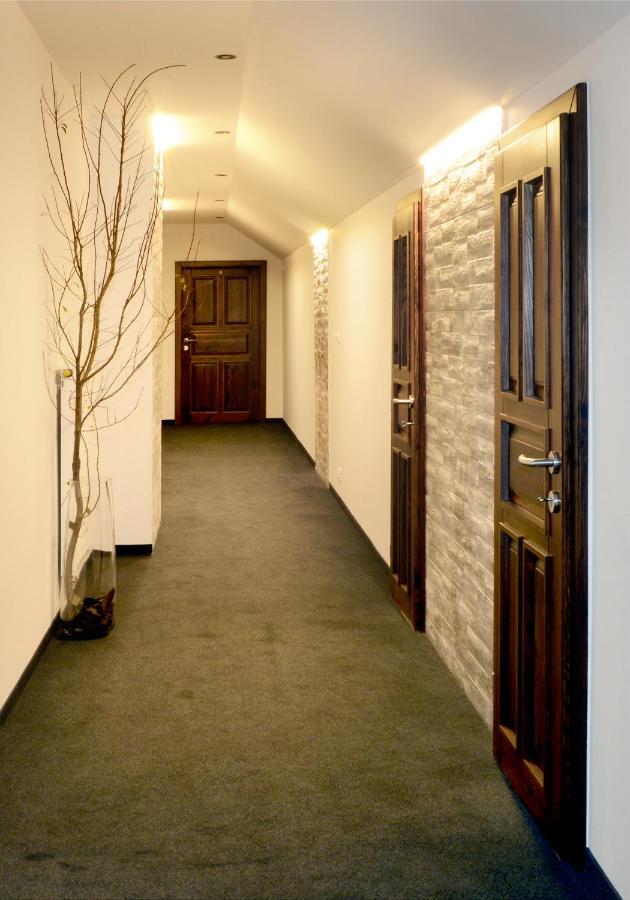 Restaurace A Penzion Pod Hradem Hotel Zlín Buitenkant foto